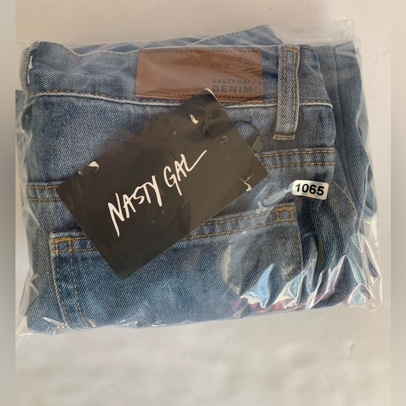 Nasty Gal Denim Debbie Pull On High Waisted Tapered Mom Jeans 26 Light Blue Wash - Picture 9 of 12
